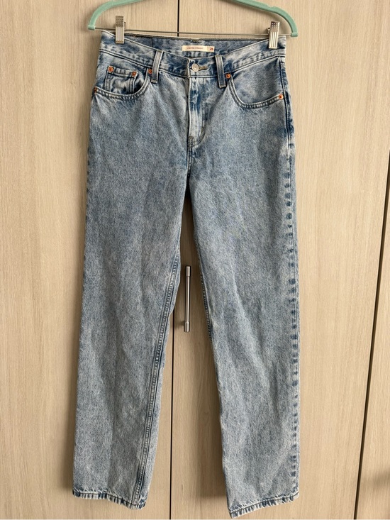 Levi's Denim - Levi's Women's Low Pro Straight Jeans - Light Blue Wash